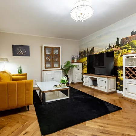 Wojciecha 9b3 Toskanskie - Srodmiescie 70m2 Apartment